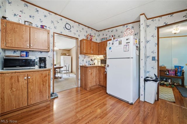 4534 Lake Road E 23, Geneva, OH 44041