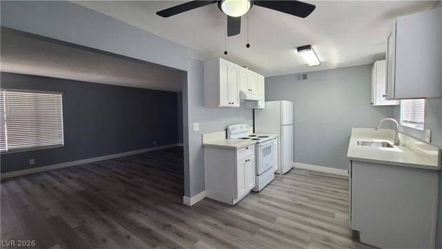 3240 North Michael Way 3, Las Vegas, NV 89108