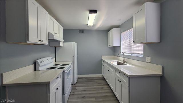 3240 North Michael Way 3, Las Vegas, NV 89108