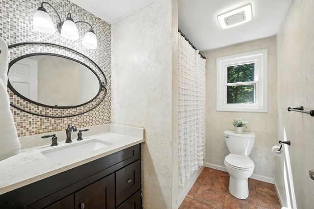 128 Barton Ave., Belchertown, MA 01007