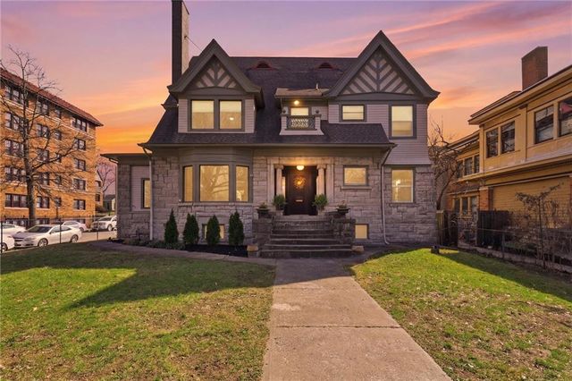 1217 E ARMOUR Boulevard, Kansas City, MO 64109