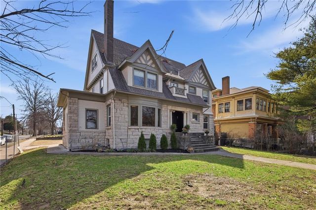 1217 E ARMOUR Boulevard, Kansas City, MO 64109