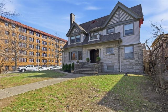 1217 E ARMOUR Boulevard, Kansas City, MO 64109