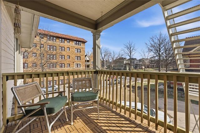 1217 E ARMOUR Boulevard, Kansas City, MO 64109