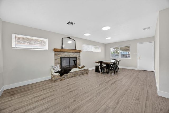 2005 Woodstock Way, Sacramento, CA 95825