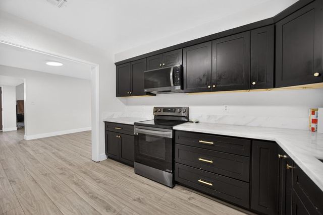 2005 Woodstock Way, Sacramento, CA 95825