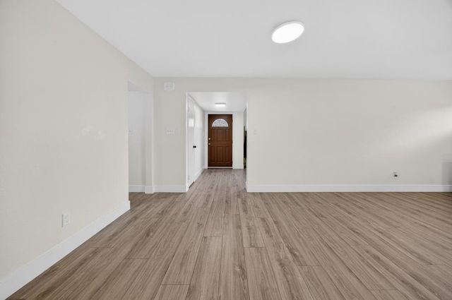 2005 Woodstock Way, Sacramento, CA 95825