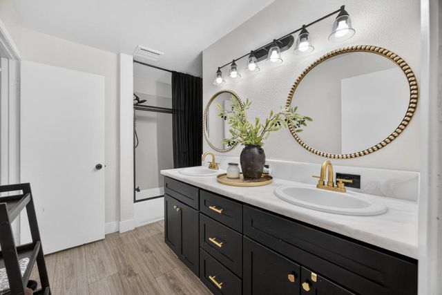 2005 Woodstock Way, Sacramento, CA 95825