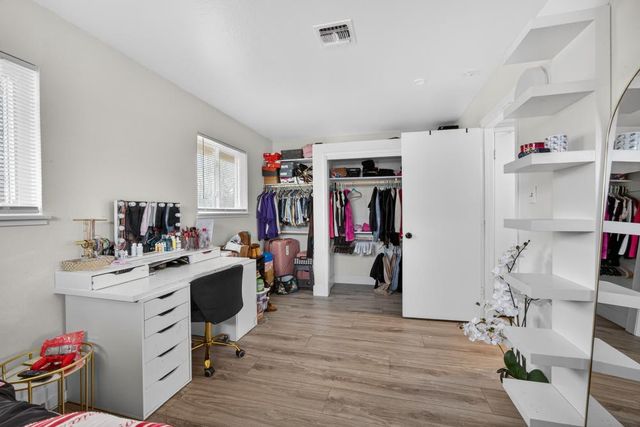 2005 Woodstock Way, Sacramento, CA 95825