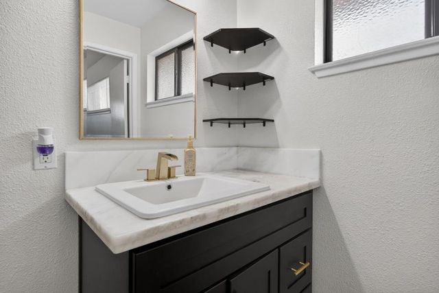 2005 Woodstock Way, Sacramento, CA 95825