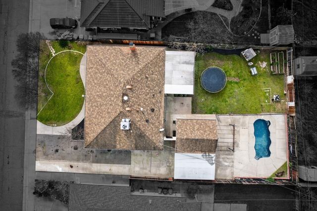 2005 Woodstock Way, Sacramento, CA 95825