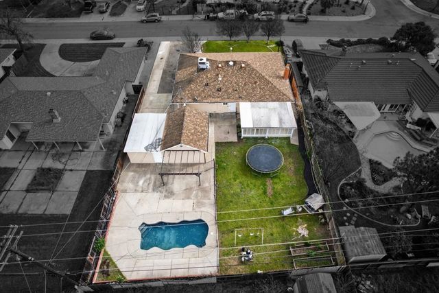 2005 Woodstock Way, Sacramento, CA 95825