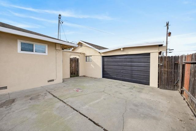 2005 Woodstock Way, Sacramento, CA 95825