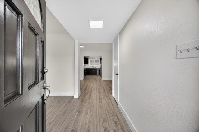 2005 Woodstock Way, Sacramento, CA 95825