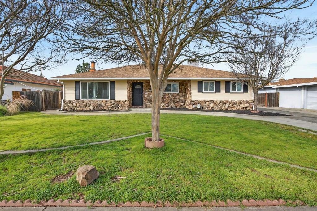 2005 Woodstock Way, Sacramento, CA 95825