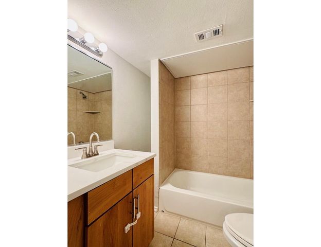 4616 W Lovers Lane 119, Dallas, TX 75209