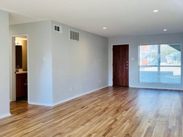 4616 W Lovers Lane 119, Dallas, TX 75209