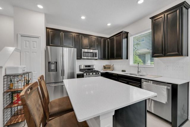 5730 SKYTOP LANE, Lithia, FL 33547