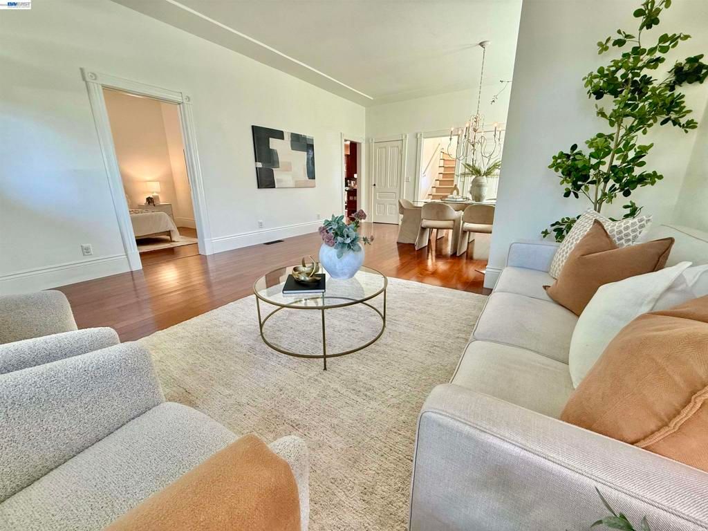 Image 12 of property listing at 580 S L St, Livermore, CA 94550