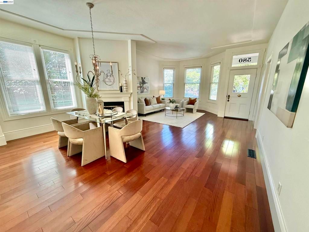Image 16 of property listing at 580 S L St, Livermore, CA 94550