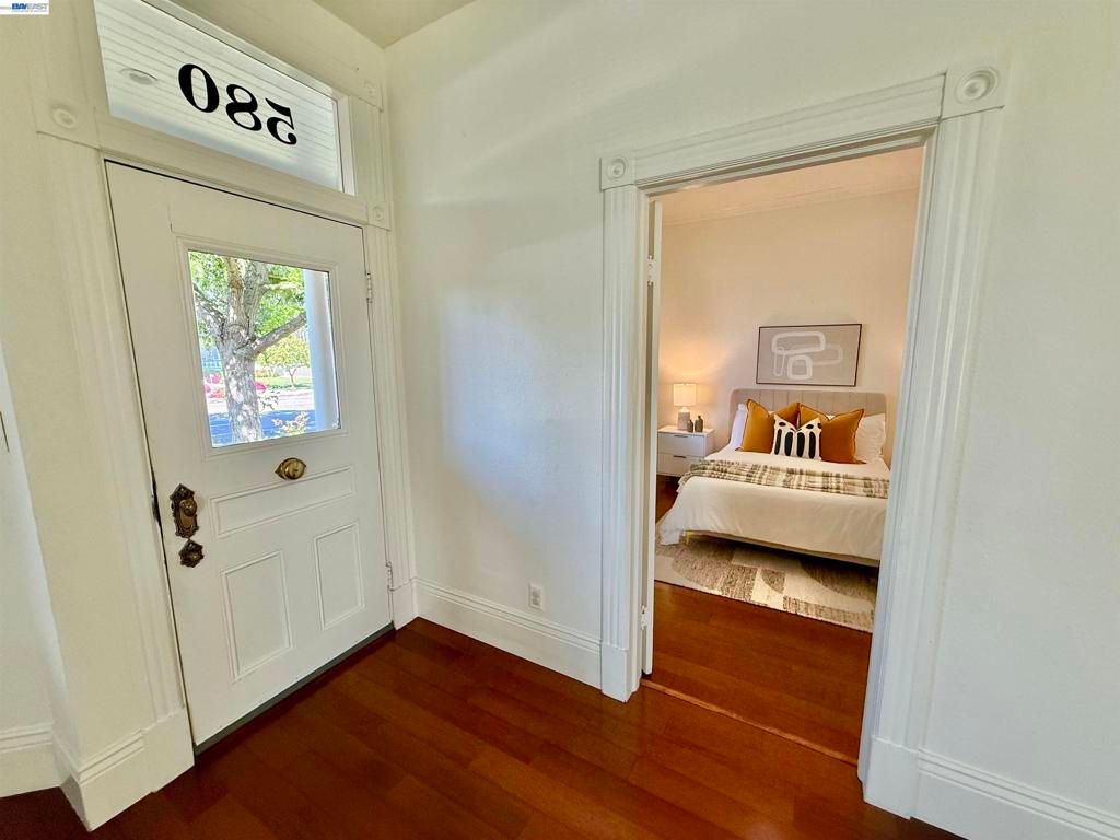 Image 20 of property listing at 580 S L St, Livermore, CA 94550