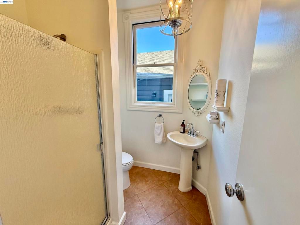 Image 24 of property listing at 580 S L St, Livermore, CA 94550