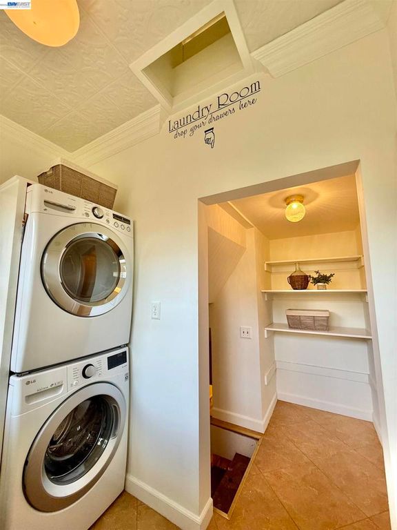 Image 36 of property listing at 580 S L St, Livermore, CA 94550
