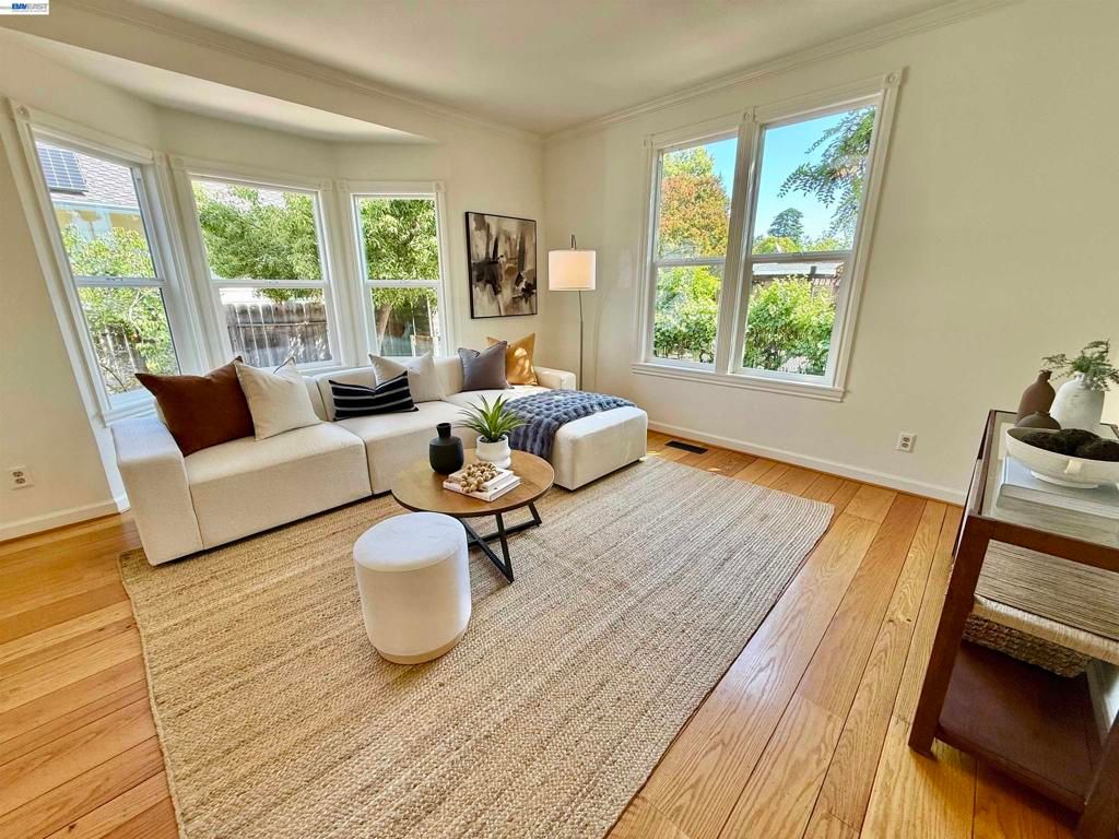 Image 38 of property listing at 580 S L St, Livermore, CA 94550