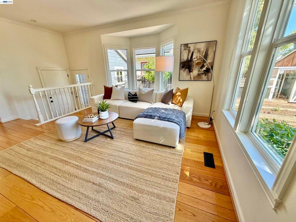 Image 39 of property listing at 580 S L St, Livermore, CA 94550