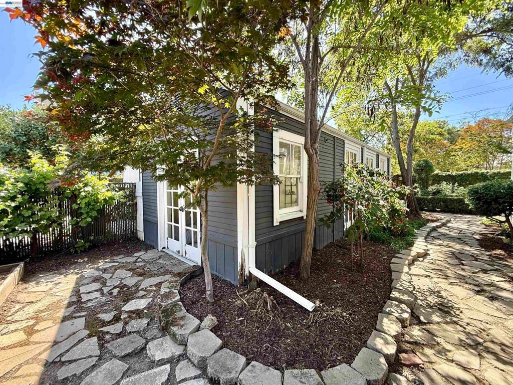 Image 83 of property listing at 580 S L St, Livermore, CA 94550