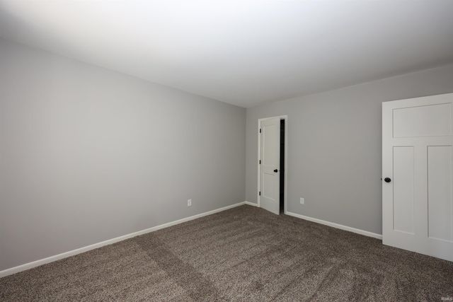 5511 S Wayne Avenue, Fort Wayne, IN 46807