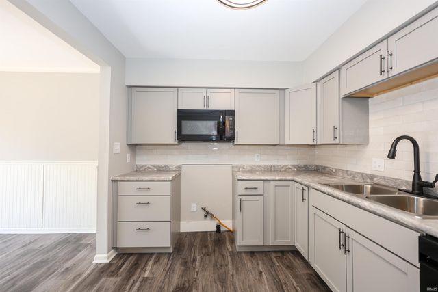 5511 S Wayne Avenue, Fort Wayne, IN 46807