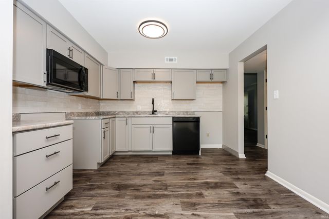 5511 S Wayne Avenue, Fort Wayne, IN 46807