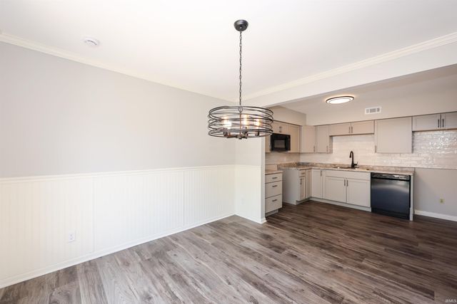 5511 S Wayne Avenue, Fort Wayne, IN 46807