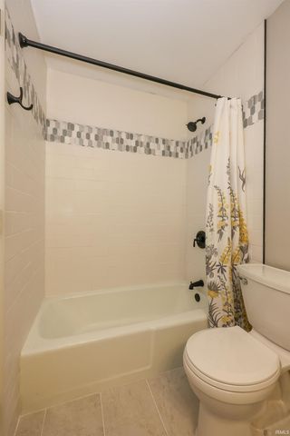 5511 S Wayne Avenue, Fort Wayne, IN 46807