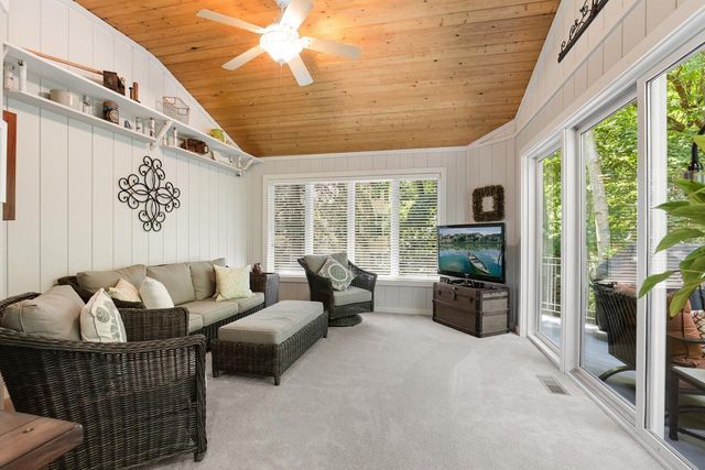 2934 Canyon Road, Chaska, MN 55318