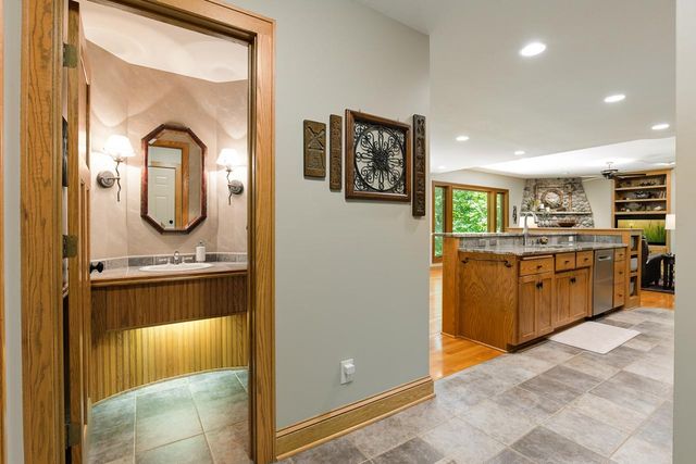 2934 Canyon Road, Chaska, MN 55318