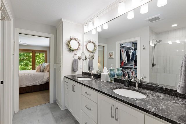2934 Canyon Road, Chaska, MN 55318