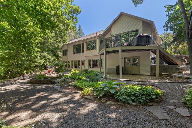 2934 Canyon Road, Chaska, MN 55318