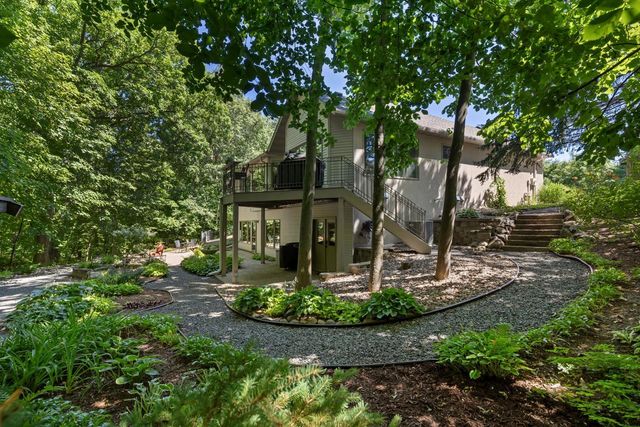 2934 Canyon Road, Chaska, MN 55318