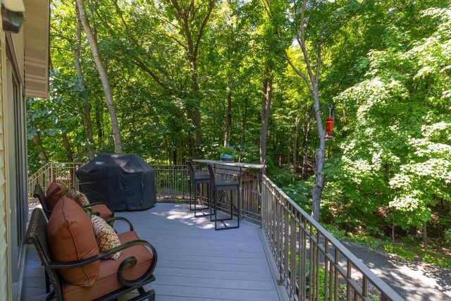 2934 Canyon Road, Chaska, MN 55318