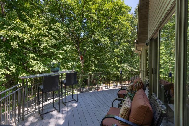 2934 Canyon Road, Chaska, MN 55318