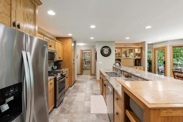 2934 Canyon Road, Chaska, MN 55318