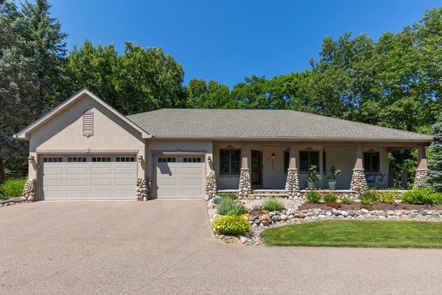2934 Canyon Road, Chaska, MN 55318