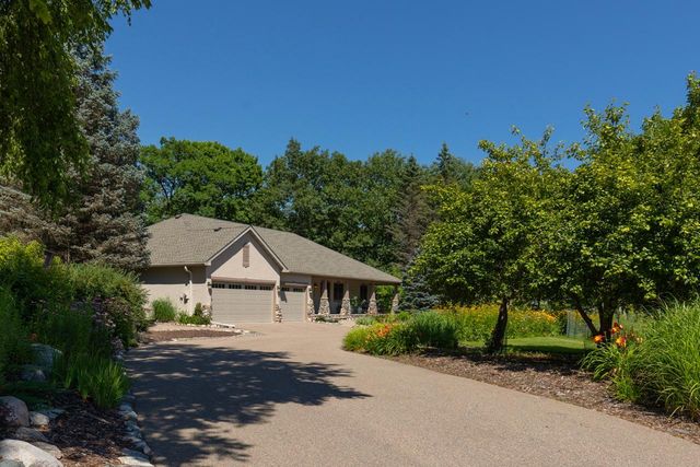 2934 Canyon Road, Chaska, MN 55318