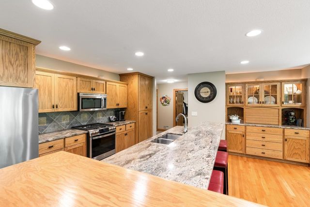 2934 Canyon Road, Chaska, MN 55318