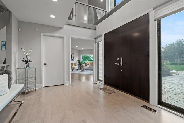 1912 Midwest Club Parkway, Oak Brook, IL 60523