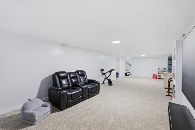 421 N Rose Hill Rd, Rose Hill, KS 67133