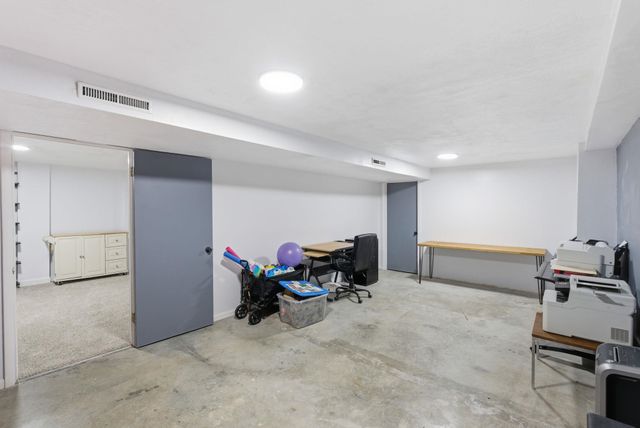 421 N Rose Hill Rd, Rose Hill, KS 67133