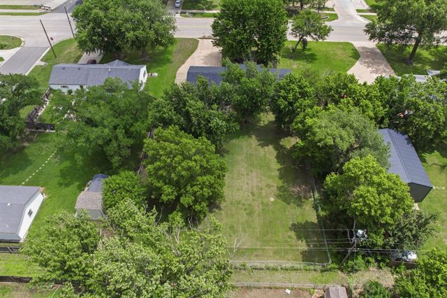 421 N Rose Hill Rd, Rose Hill, KS 67133